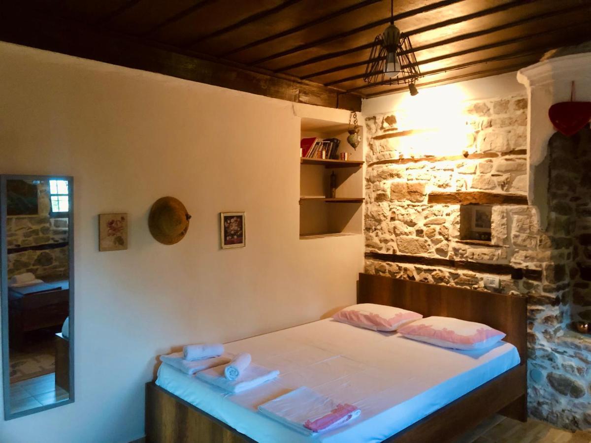 Restaurant & Guest House Semani Berat Kültér fotó