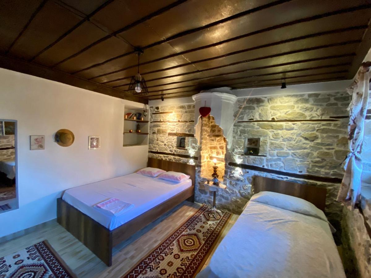 Restaurant & Guest House Semani Berat Kültér fotó