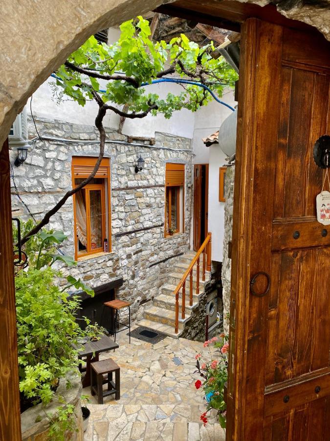 Restaurant & Guest House Semani Berat Kültér fotó