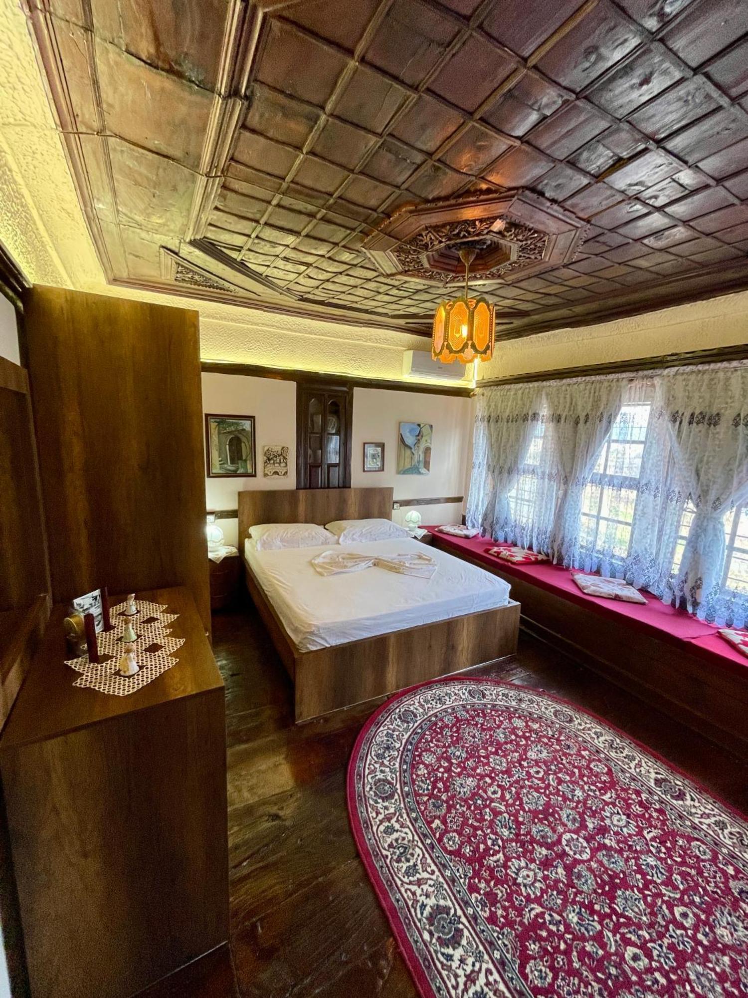 Restaurant & Guest House Semani Berat Kültér fotó