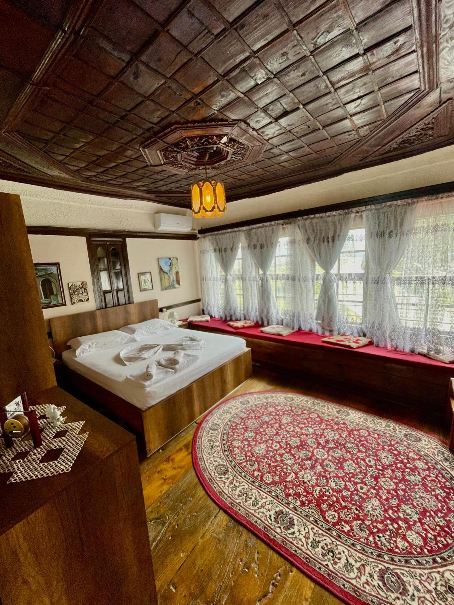 Restaurant & Guest House Semani Berat Kültér fotó