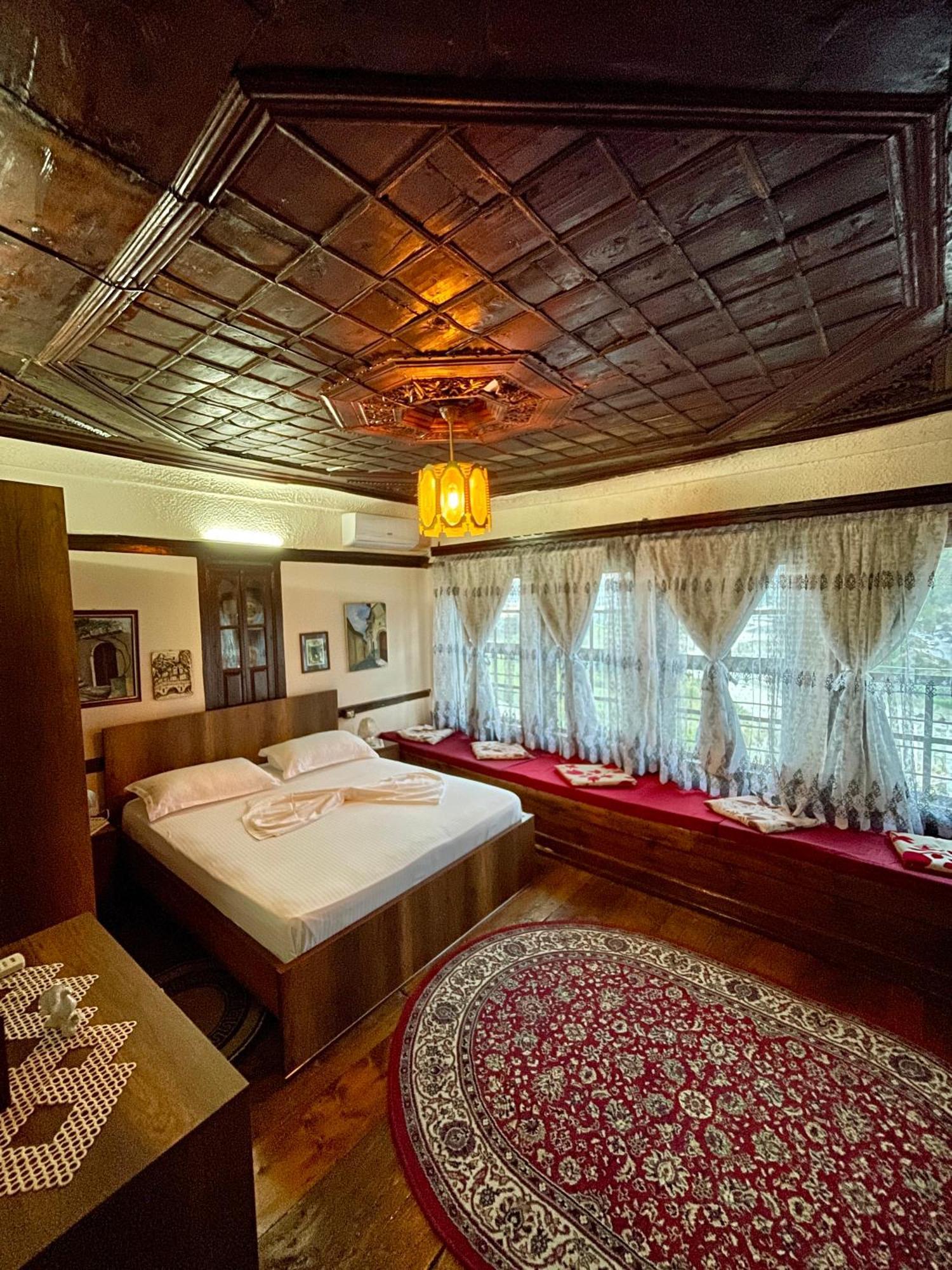 Restaurant & Guest House Semani Berat Kültér fotó