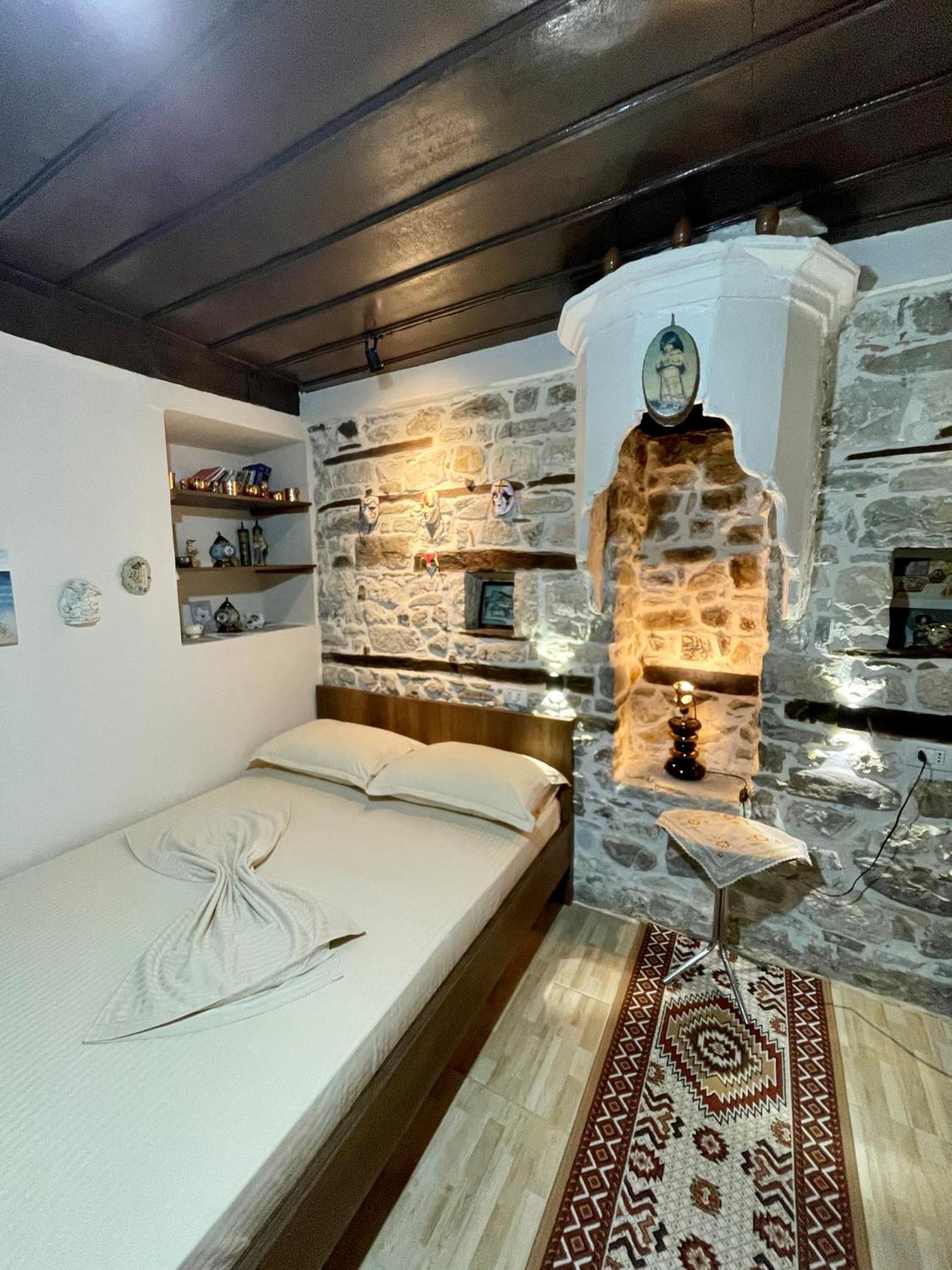 Restaurant & Guest House Semani Berat Kültér fotó