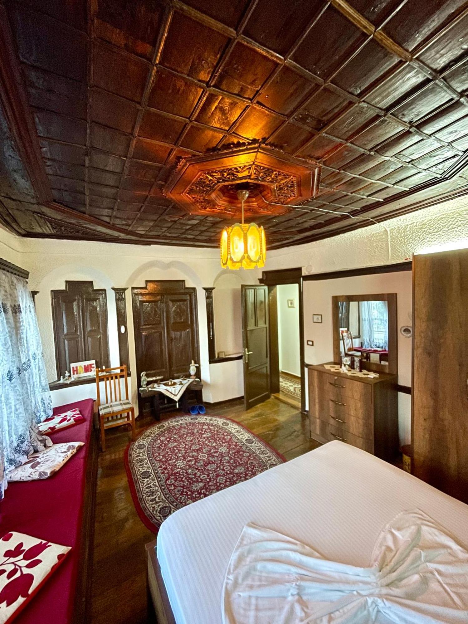 Restaurant & Guest House Semani Berat Kültér fotó
