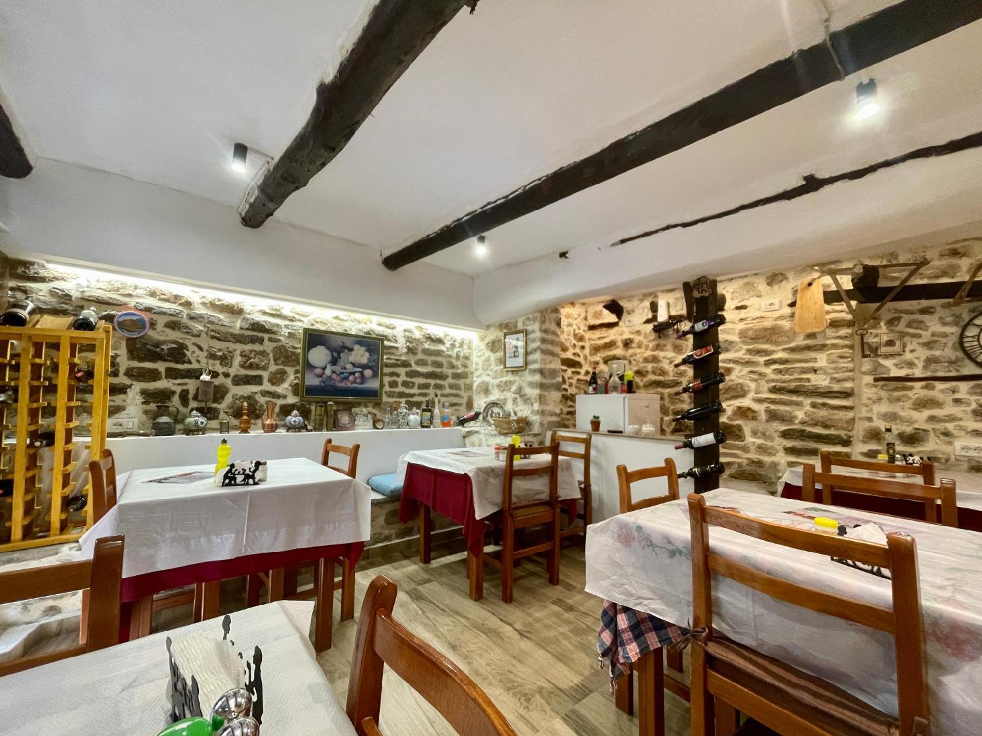 Restaurant & Guest House Semani Berat Kültér fotó