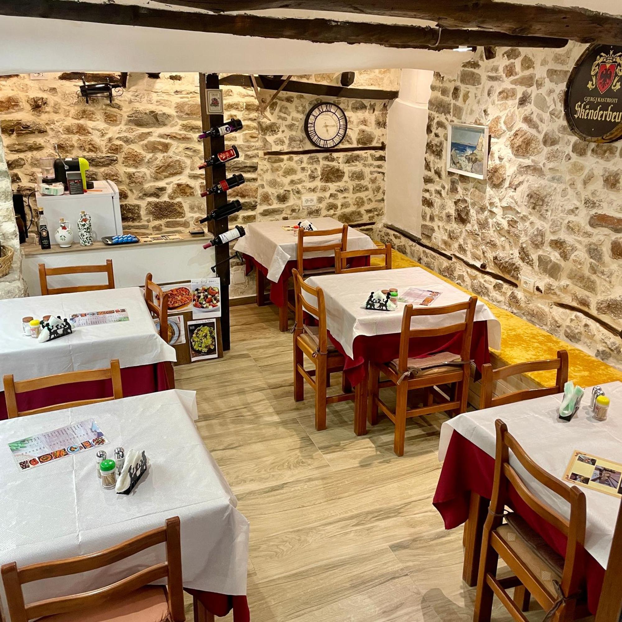 Restaurant & Guest House Semani Berat Kültér fotó