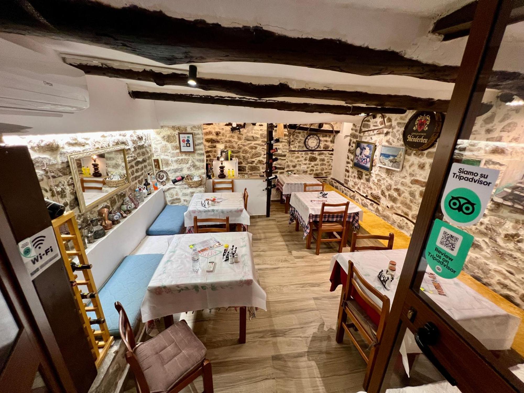 Restaurant & Guest House Semani Berat Kültér fotó